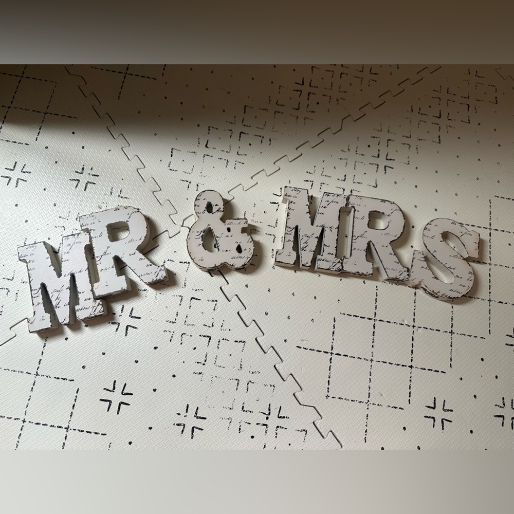 Mr & Mrs letters